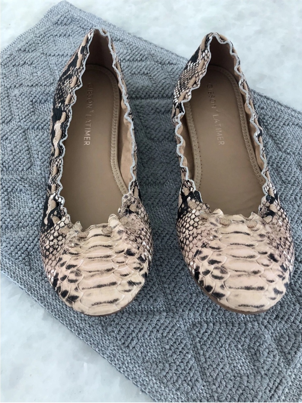 Gibson Latimer Beige Snake-Print Scalloped Ballet Flats